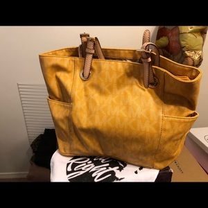 Michael Kors mustard purse